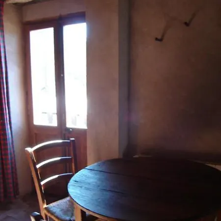 Mas Mitjavila Turismo Rural * Ogassa